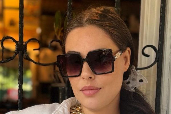 Tuğçe Tayfur’dan Sosyal Medyada Dikkat Çeken Gönderme: “Pitongiller Tatilde” Paylaşımı Olay Oldu