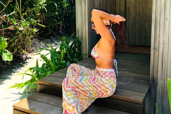 Hadise’den Tropik Esinti: Maldivler Tatilinden Renkli Kareler